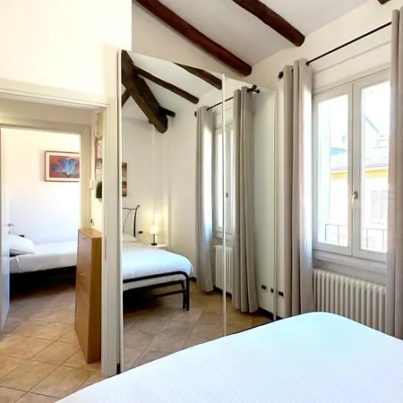 Int 4 - Edoardo By San Luca * Bologna