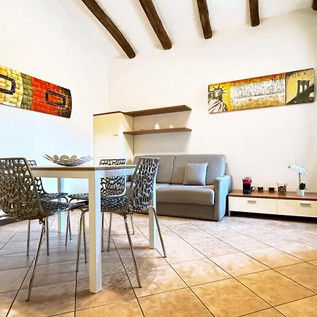 Int 4 - Edoardo By San Luca Apartment *