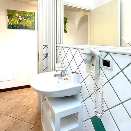 Int 4 - Edoardo By San Luca Bologna