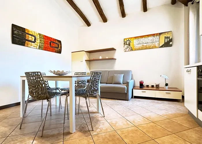 Int 4 - Edoardo By San Luca דירה *