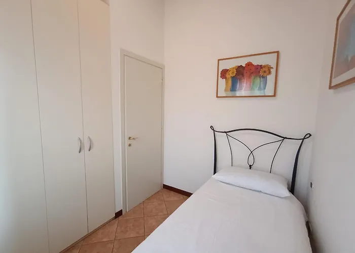 Int 4 - Edoardo By San Luca * בולוניה