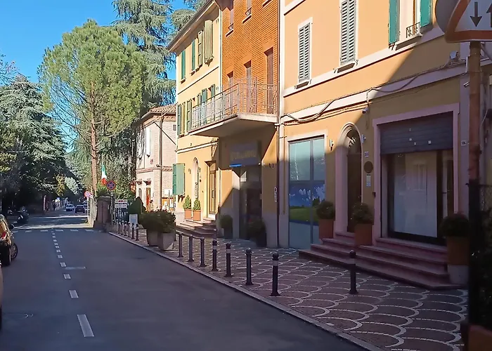 Int 4 - Edoardo By San Luca * Bologna